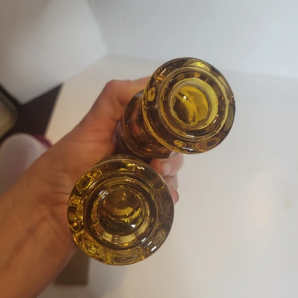 Vintage s & p shakers